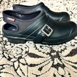 Hunter Navy Blue Slip-On Clog Shoes, size 7